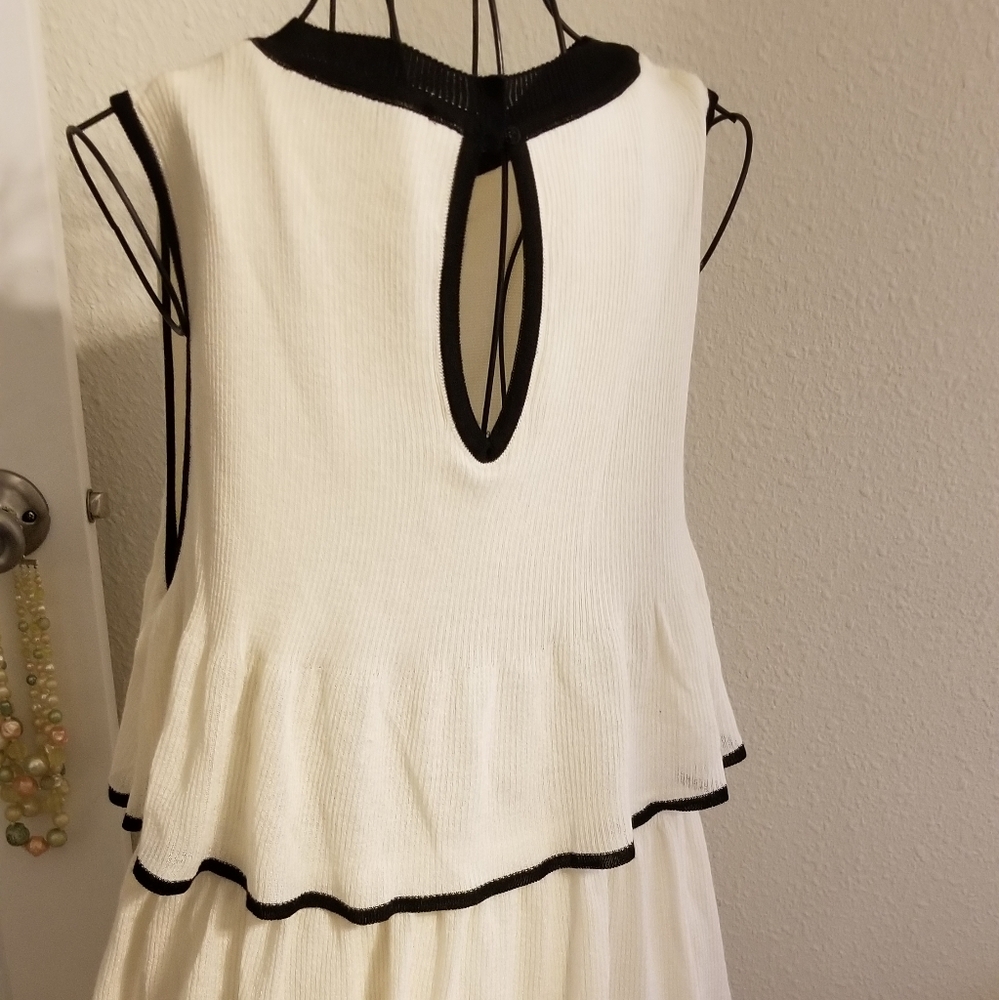 Dress - Picture 3 of 7